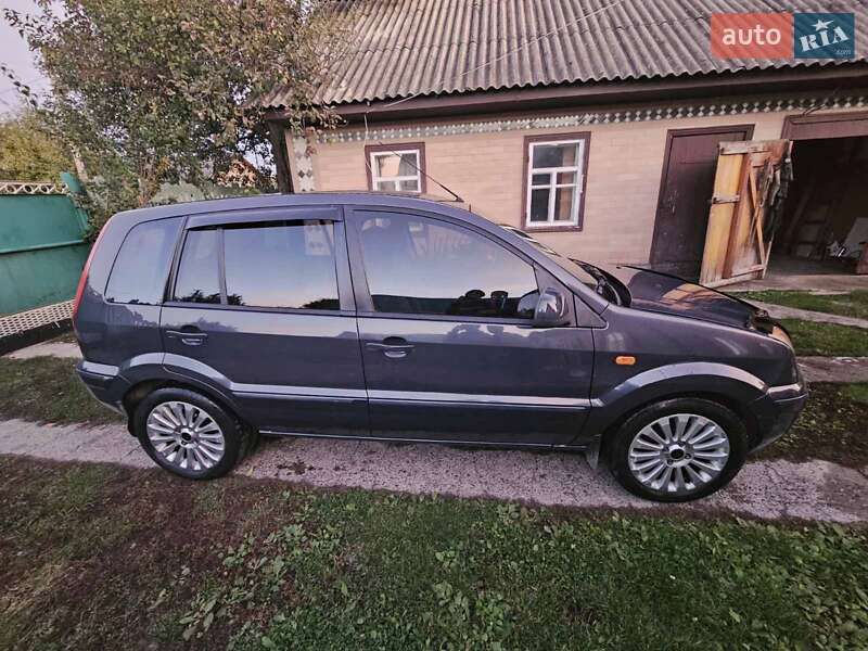 Хетчбек Ford Fusion 2011 в Черкасах