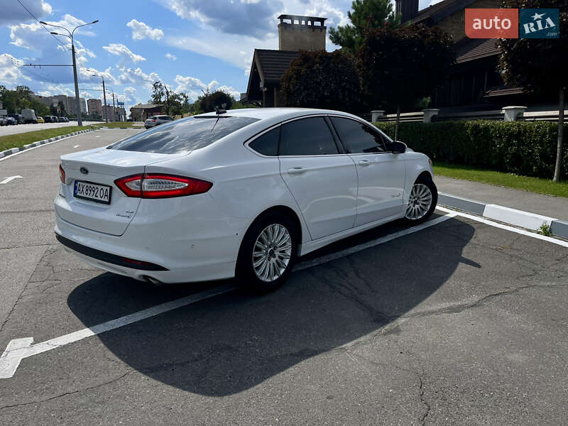 Седан Ford Fusion 2014 в Харкові