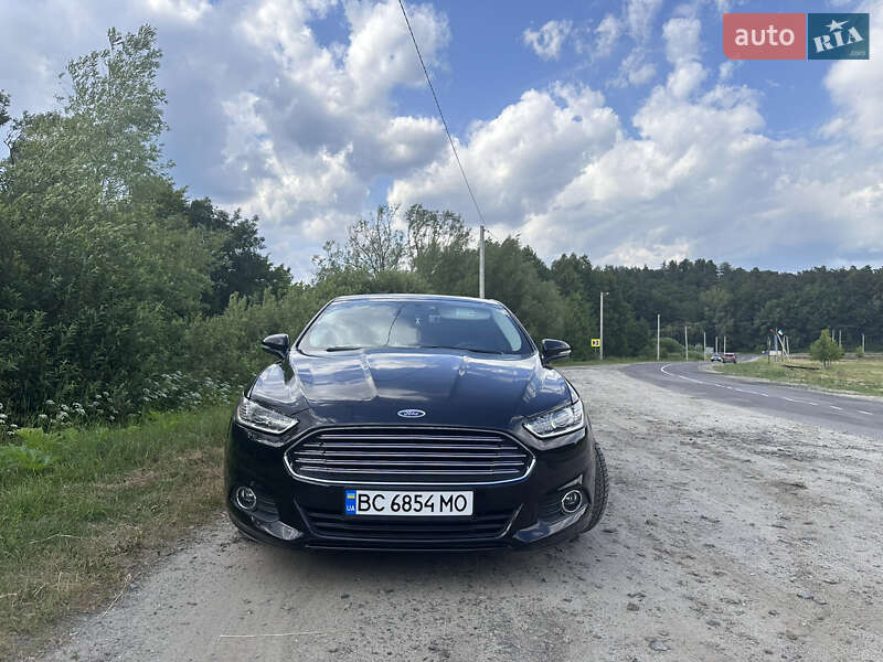 Седан Ford Fusion 2016 в  фото Седан Ford Fusion 2016 в
