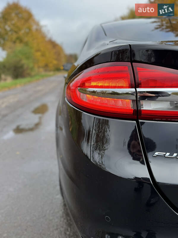 Седан Ford Fusion 2017 в Попільні