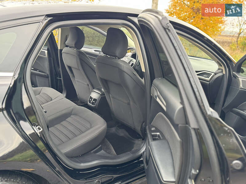 Седан Ford Fusion 2017 в Попільні