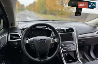 Седан Ford Fusion 2017 в 