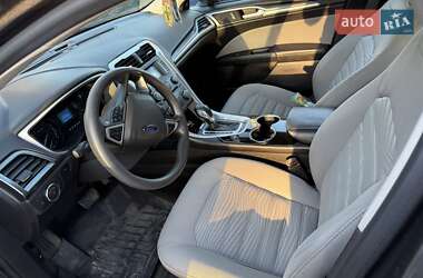 Седан Ford Fusion 2015 в 