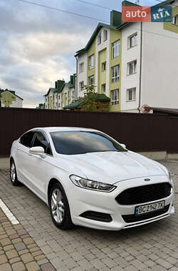 Седан Ford Fusion 2015 в Львове
