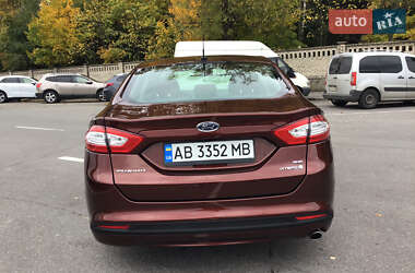 Седан Ford Fusion 2015 в 