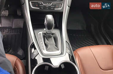 Седан Ford Fusion 2015 в 