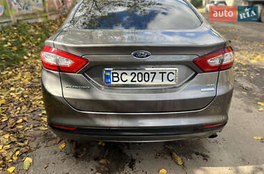 Седан Ford Fusion 2013 в Львові