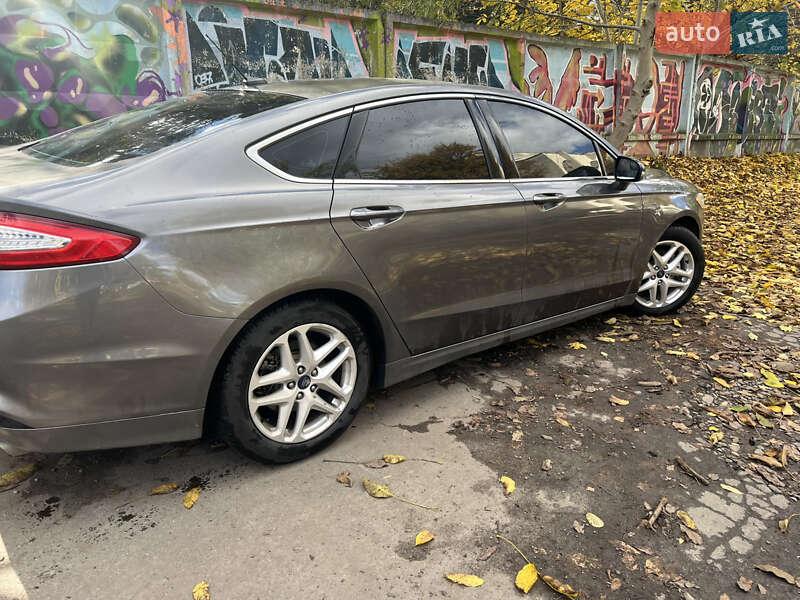 Седан Ford Fusion 2013 в Львові