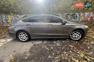 Седан Ford Fusion 2013 в Львові