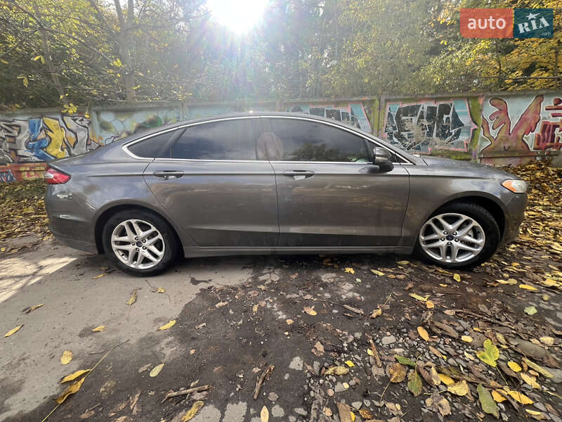 Седан Ford Fusion 2013 в Львові