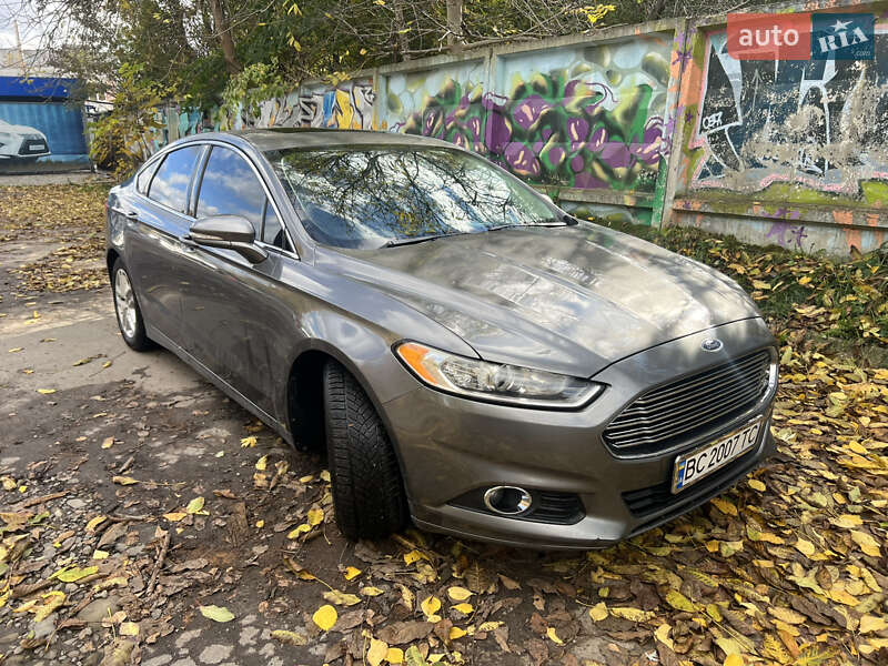 Седан Ford Fusion 2013 в Львові