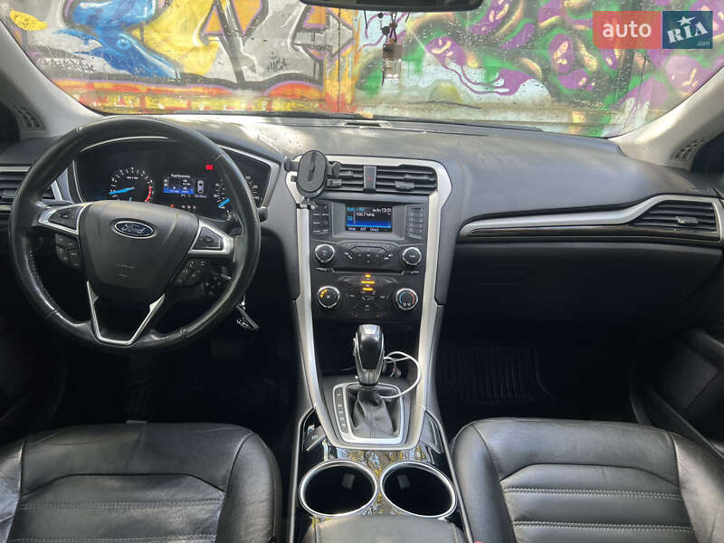 Седан Ford Fusion 2013 в Львові