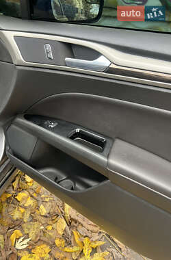 Седан Ford Fusion 2013 в Львові