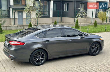 Седан Ford Fusion 2014 в 