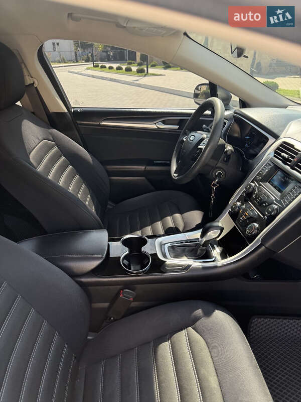 Седан Ford Fusion 2013 в Ізмаїлі