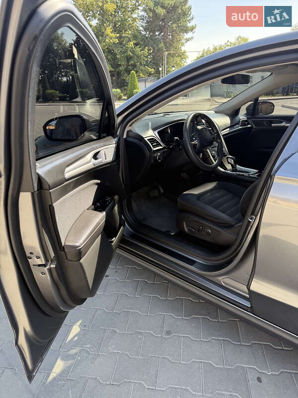 Седан Ford Fusion 2013 в Ізмаїлі