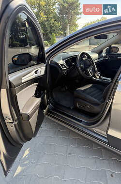 Седан Ford Fusion 2013 в 