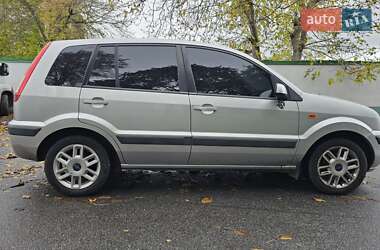 Хэтчбек Ford Fusion 2008 в 