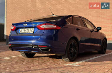 Седан Ford Fusion 2014 в 