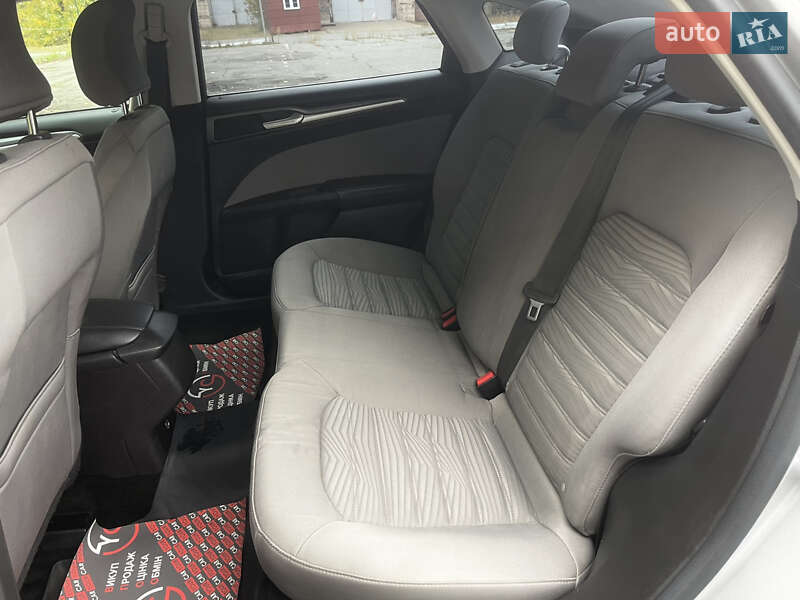 Седан Ford Fusion 2016 в Киеве фото 32 Седан Ford Fusion 2016 в Киеве