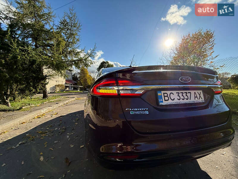 Седан Ford Fusion 2016 в Львові