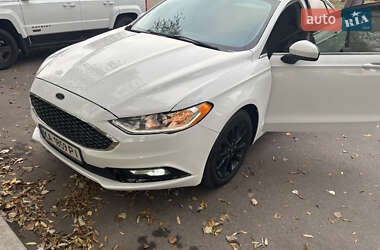 Седан Ford Fusion 2016 в 