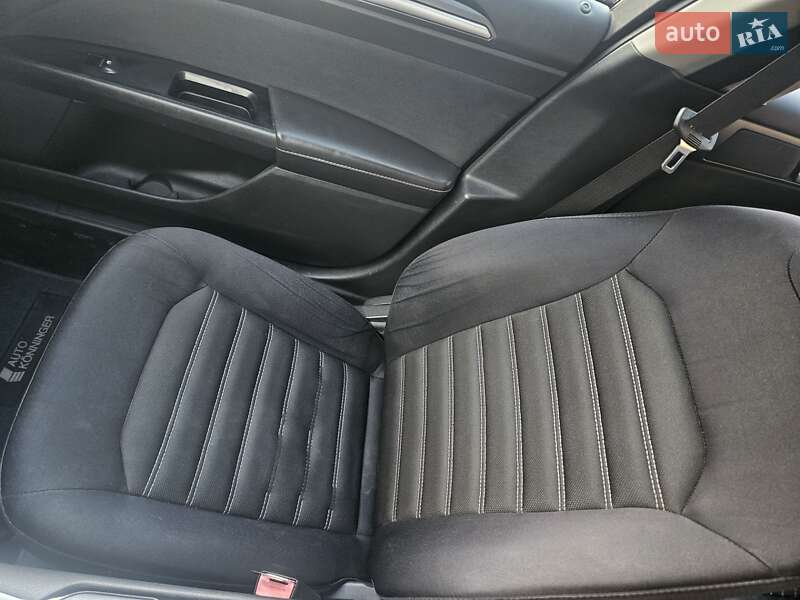 Седан Ford Fusion 2013 в Умани