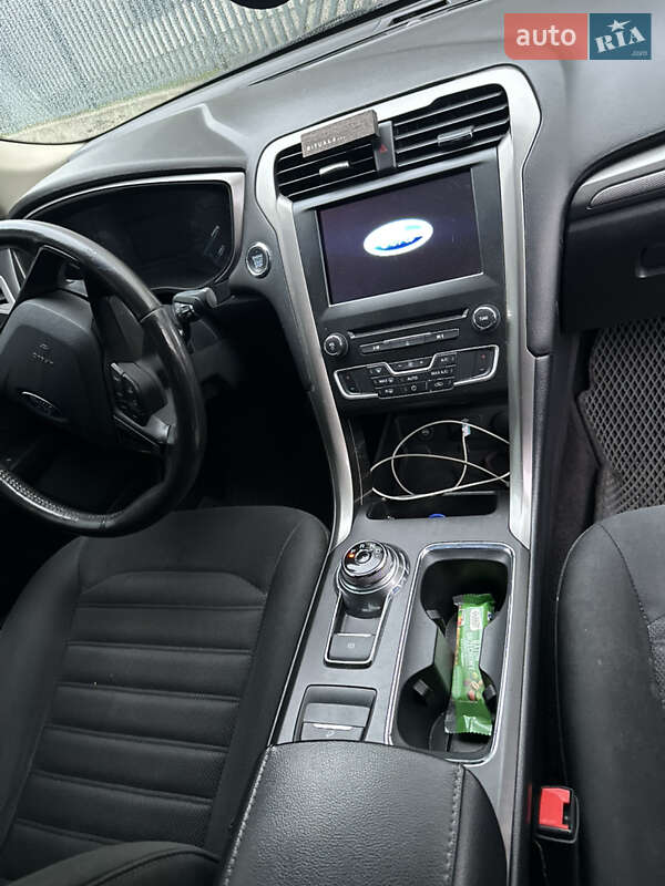 Седан Ford Fusion 2017 в Львові