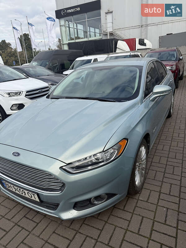 Седан Ford Fusion 2013 в Львові