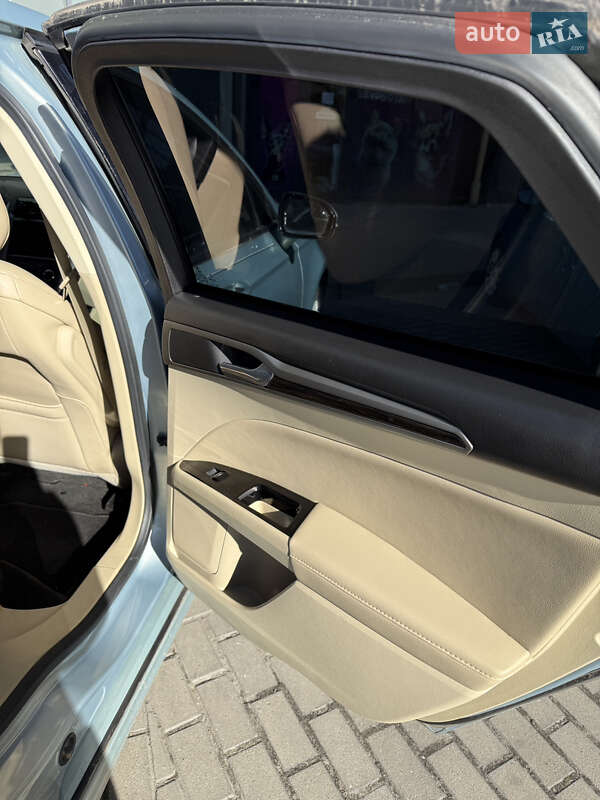 Седан Ford Fusion 2013 в Львові