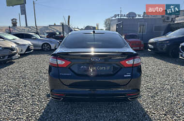 Седан Ford Fusion 2015 в 
