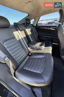 Седан Ford Fusion 2015 в 