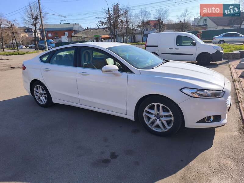 Седан Ford Fusion 2014 в Львові
