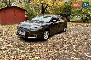 Седан Ford Fusion 2015 в  фото 3 Седан Ford Fusion 2015 в
