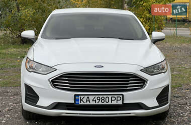 Седан Ford Fusion 2019 в 