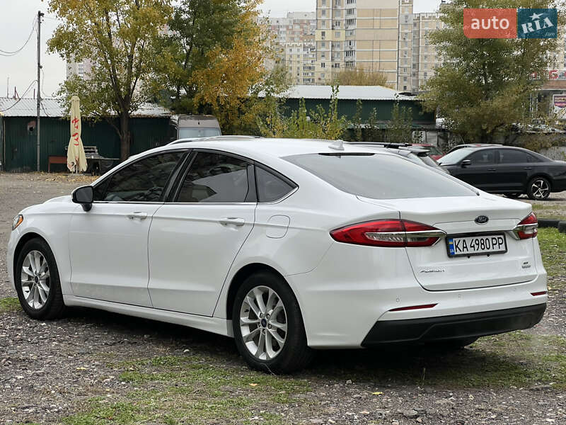 Седан Ford Fusion 2019 в Киеве