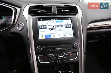 Седан Ford Fusion 2016 в  фото 20 Седан Ford Fusion 2016 в