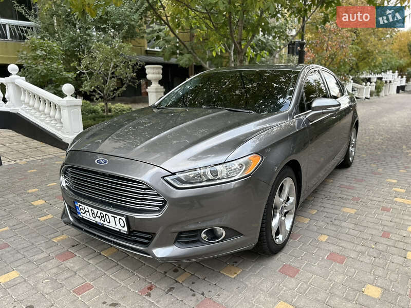 Седан Ford Fusion 2013 в Одесі
