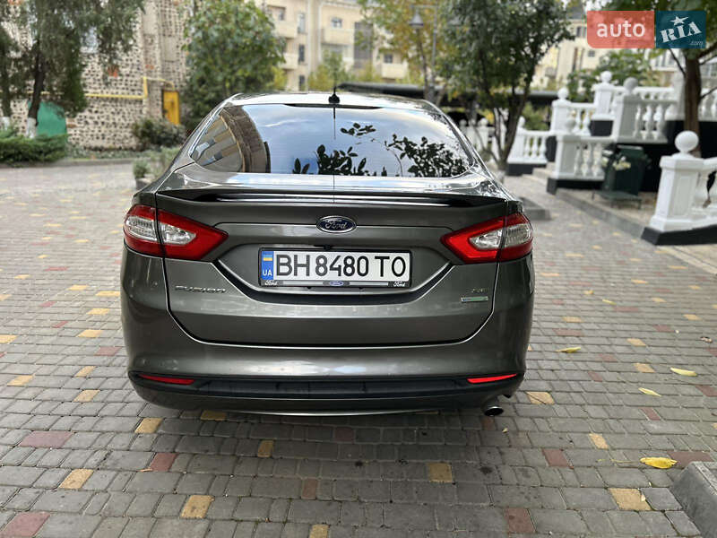 Седан Ford Fusion 2013 в Одесі