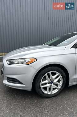 Седан Ford Fusion 2013 в 