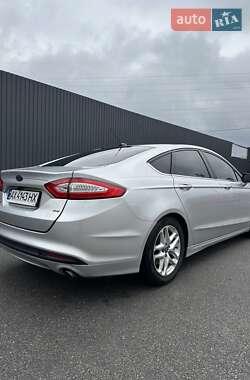Седан Ford Fusion 2013 в 