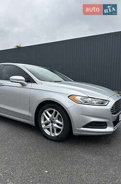 Седан Ford Fusion 2013 в 