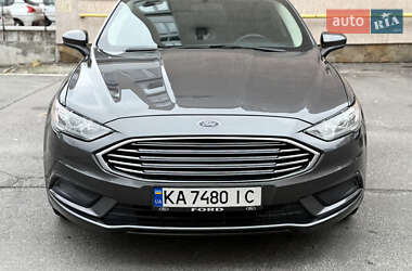 Седан Ford Fusion 2016 в 