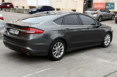 Седан Ford Fusion 2016 в 