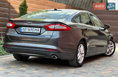 Седан Ford Fusion 2015 в 