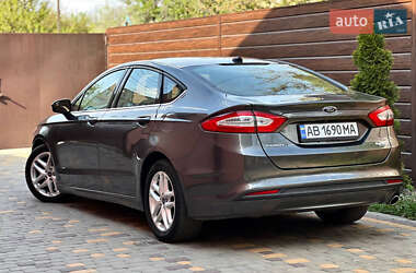 Седан Ford Fusion 2015 в 