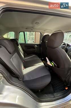 Хэтчбек Ford Fusion 2010 в 