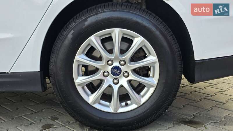 Седан Ford Fusion 2015 в Києві