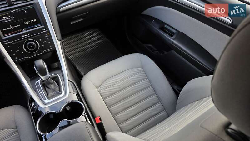 Седан Ford Fusion 2015 в Києві