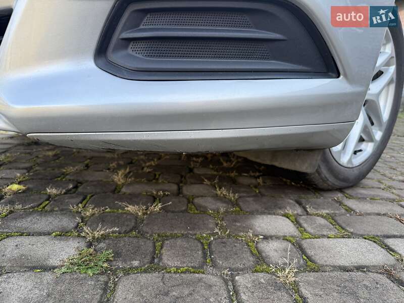 Седан Ford Fusion 2013 в Шептицькому